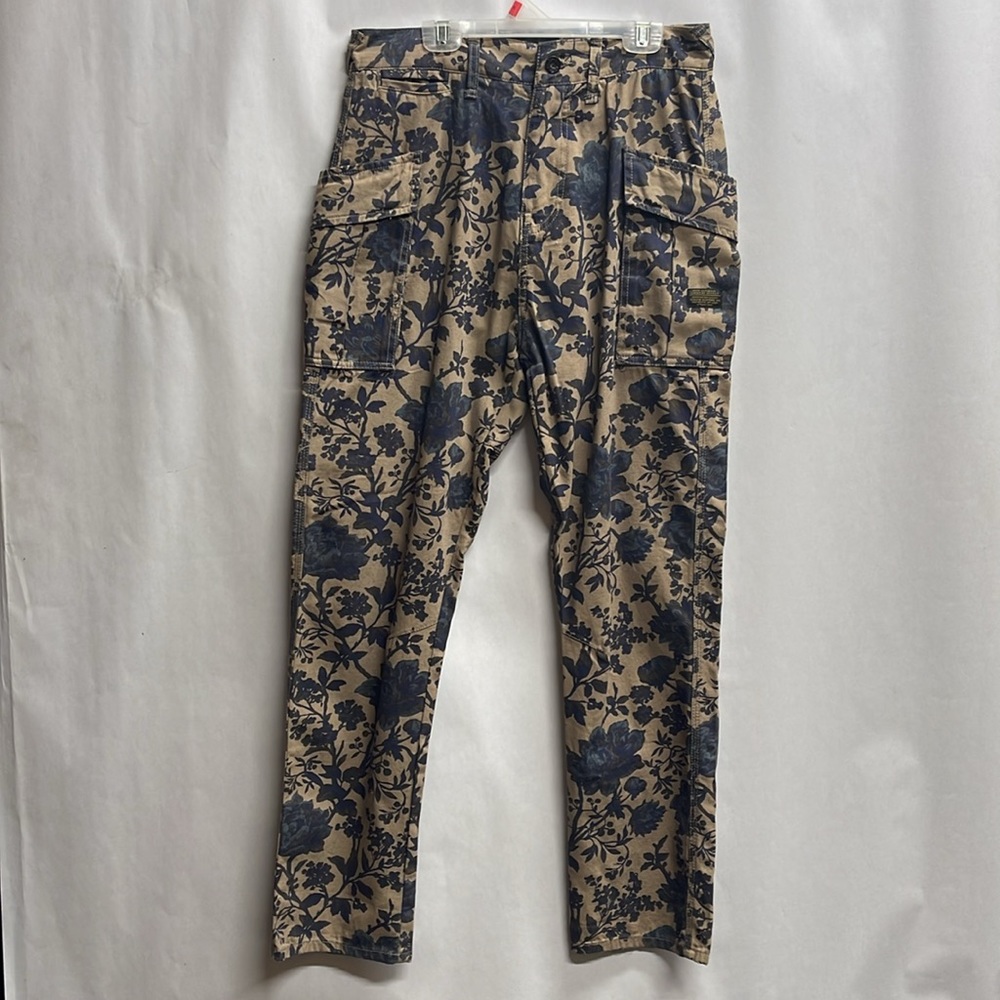 10 DEEP 10th Division Matching 5-Panel Hat And Floral Cargos